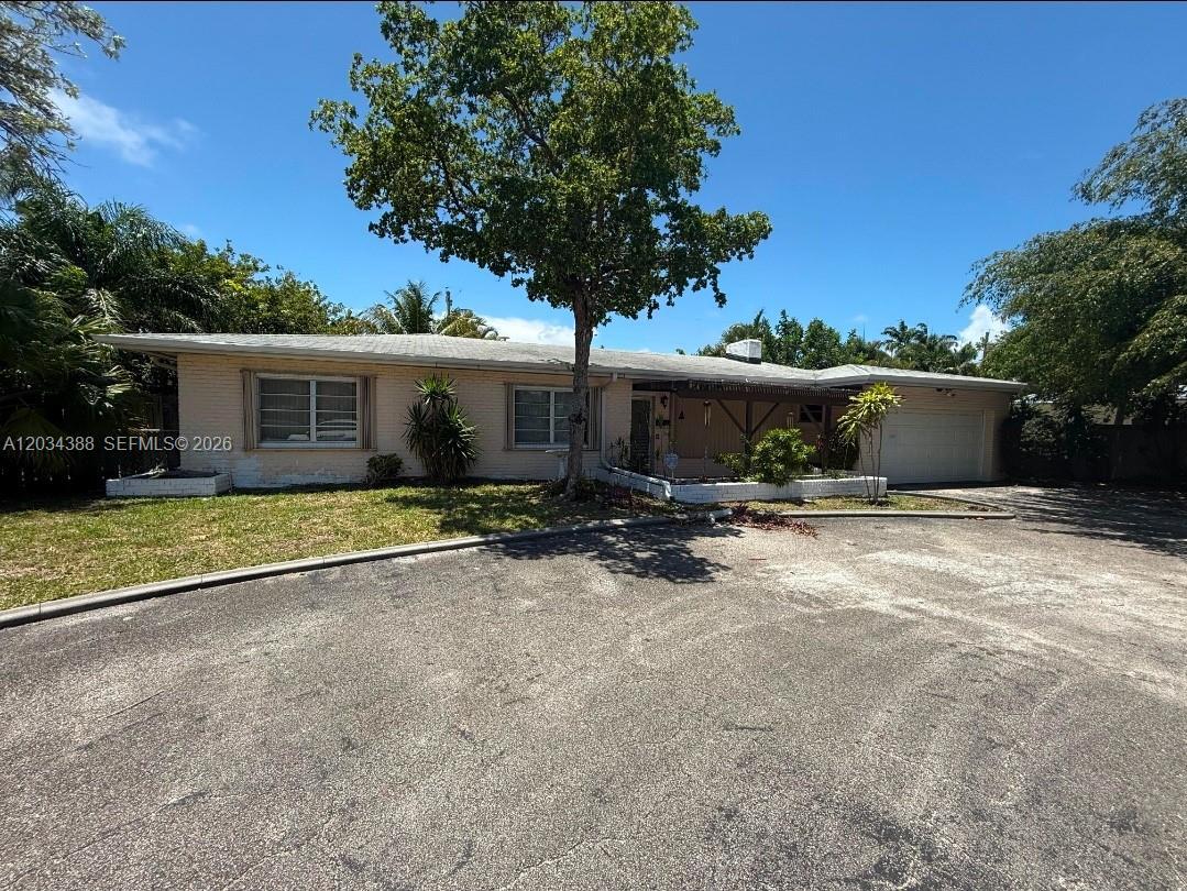 2441 Bayview Dr, Fort Lauderdale FL 33305