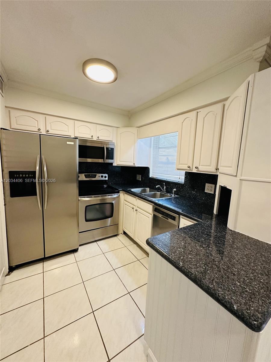 2319 Jackson St # 6, Hollywood FL 33020 photo 2