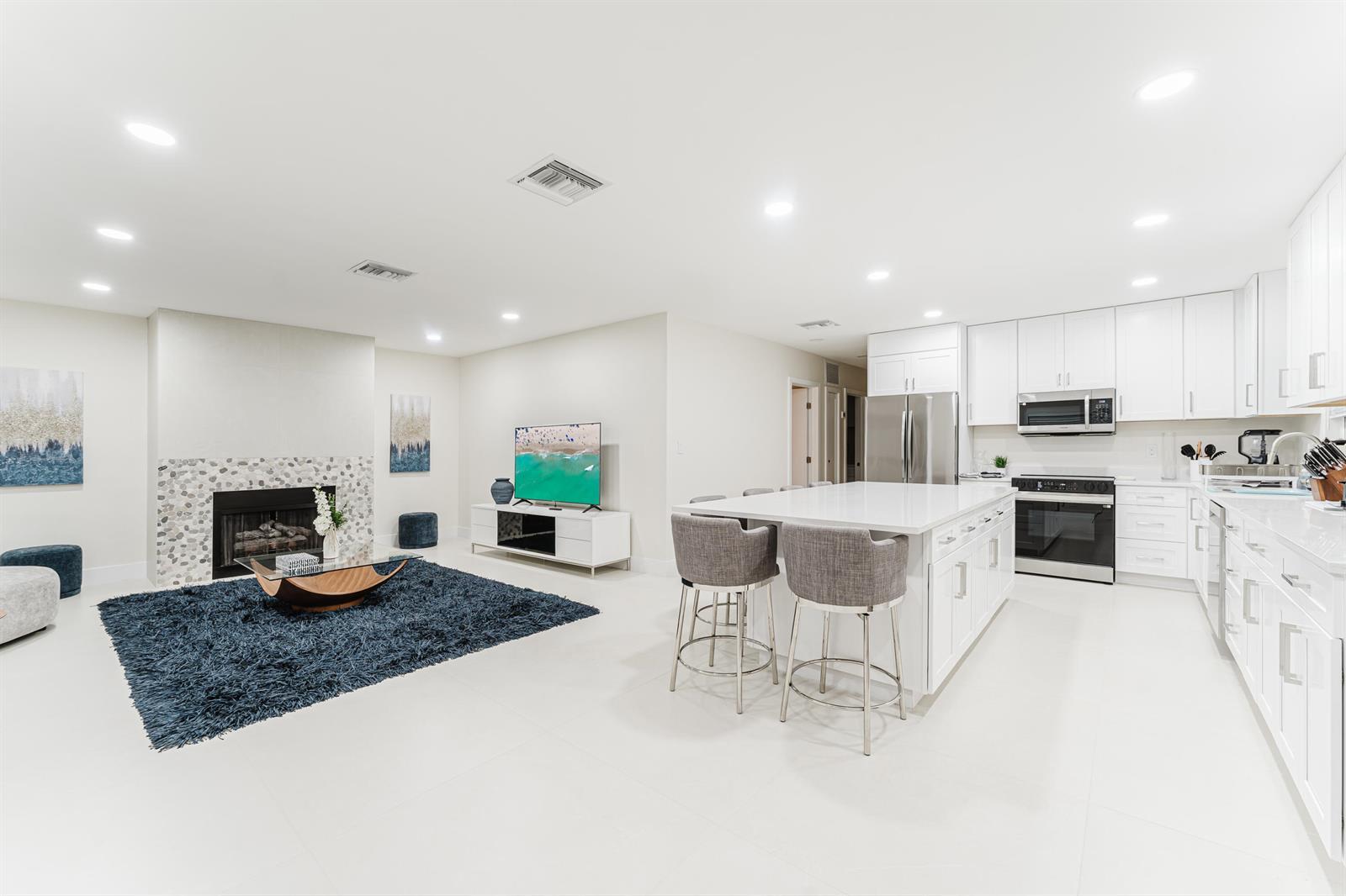 3199 NE 6th Drive, Boca Raton FL 33431