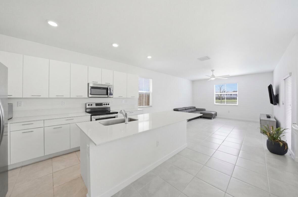 2324 NW 130th Street, Miami FL 33167 photo 3