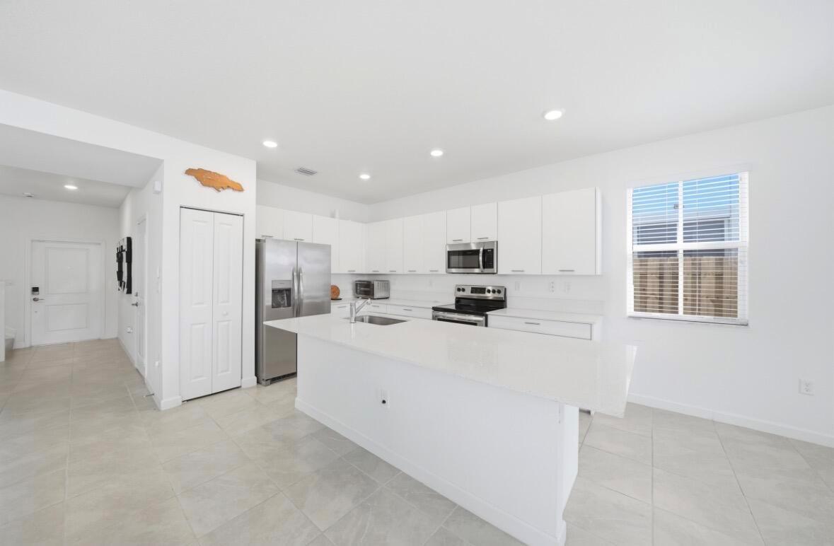 2324 NW 130th Street, Miami FL 33167 photo 4