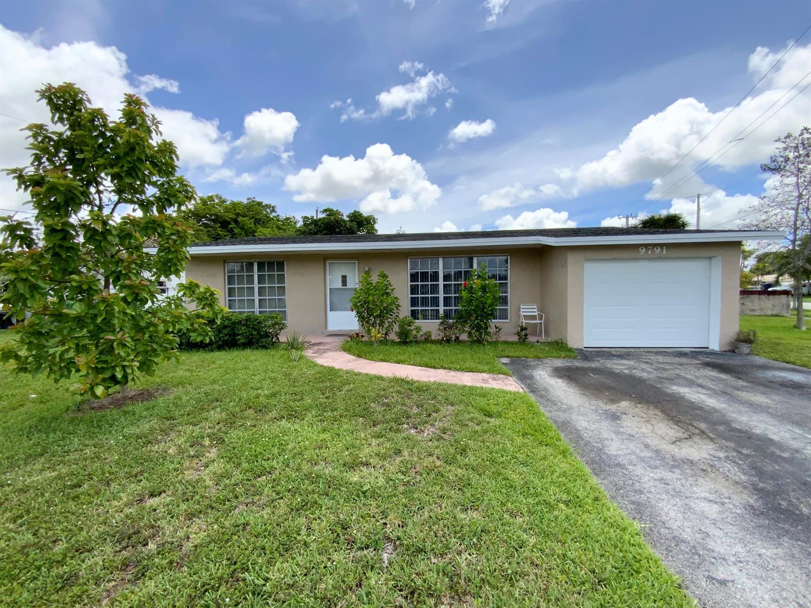 9791 NW 25th Court, Sunrise FL 33322 photo 2
