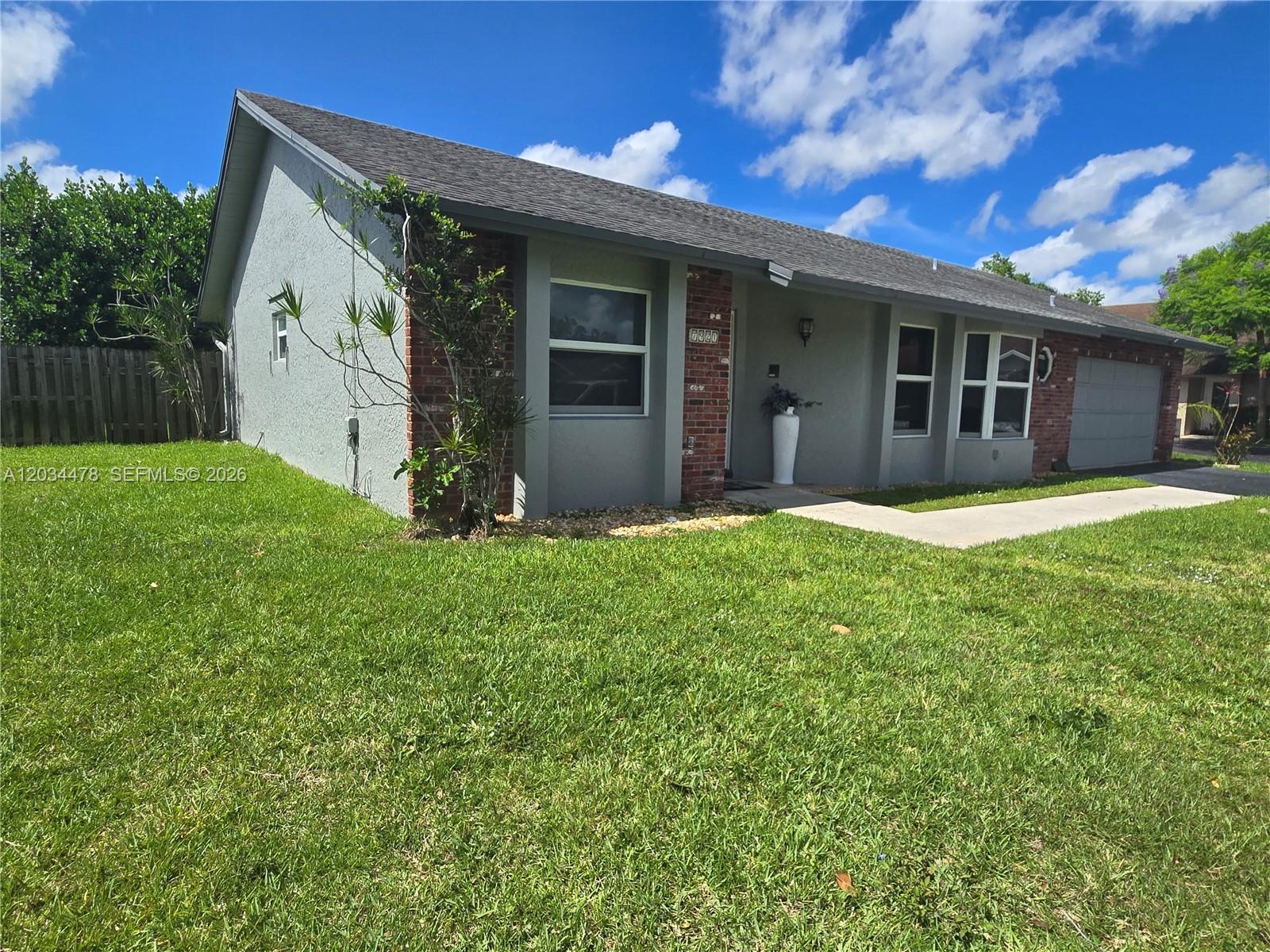 7921 NW 4th St, Plantation FL 33324 photo 3