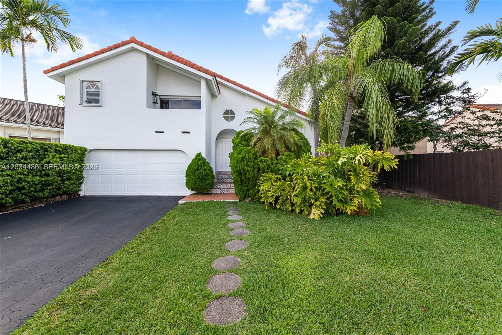 6768 SW 104th Ave, Miami FL 33173 photo 2