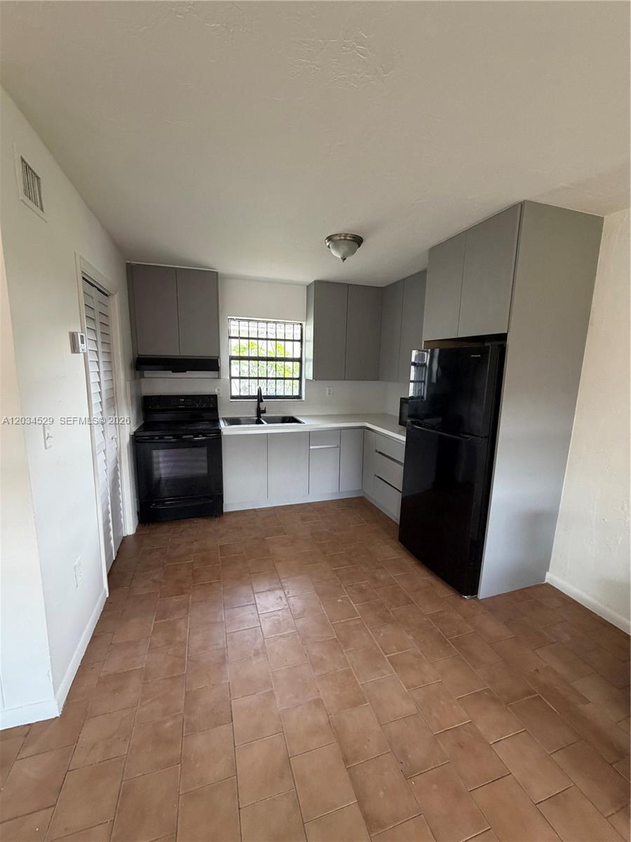 6747 NW 5th Ct # 2, Miami FL 33150