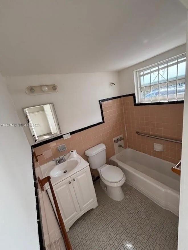 2239 NW 87th St # 1, Miami FL 33147 photo 4