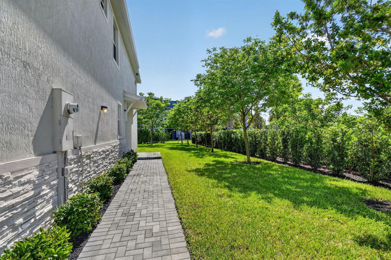 4325 Pond Lily Lane, Lake Worth FL 33467 photo 3