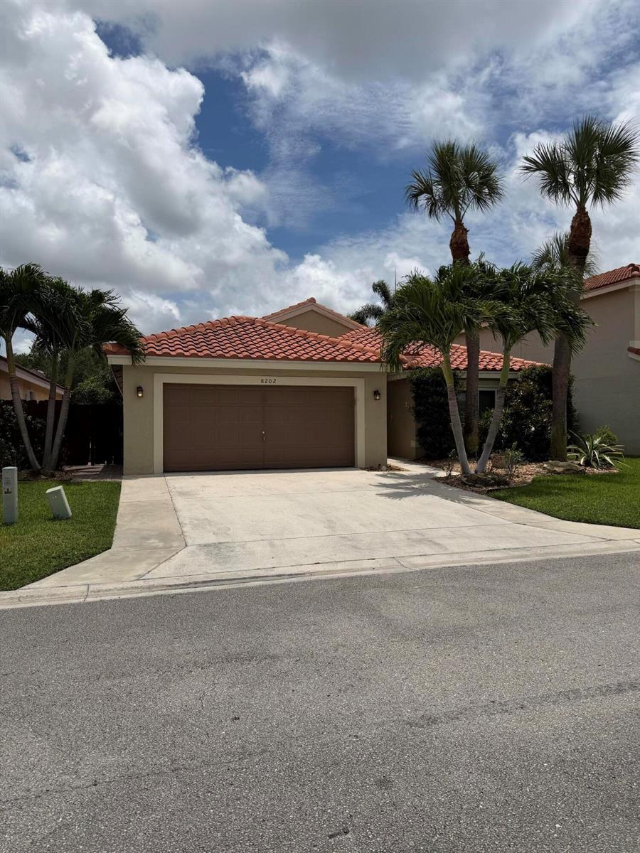 8202 White Rock Circle, Boynton Beach FL 33436 photo 2