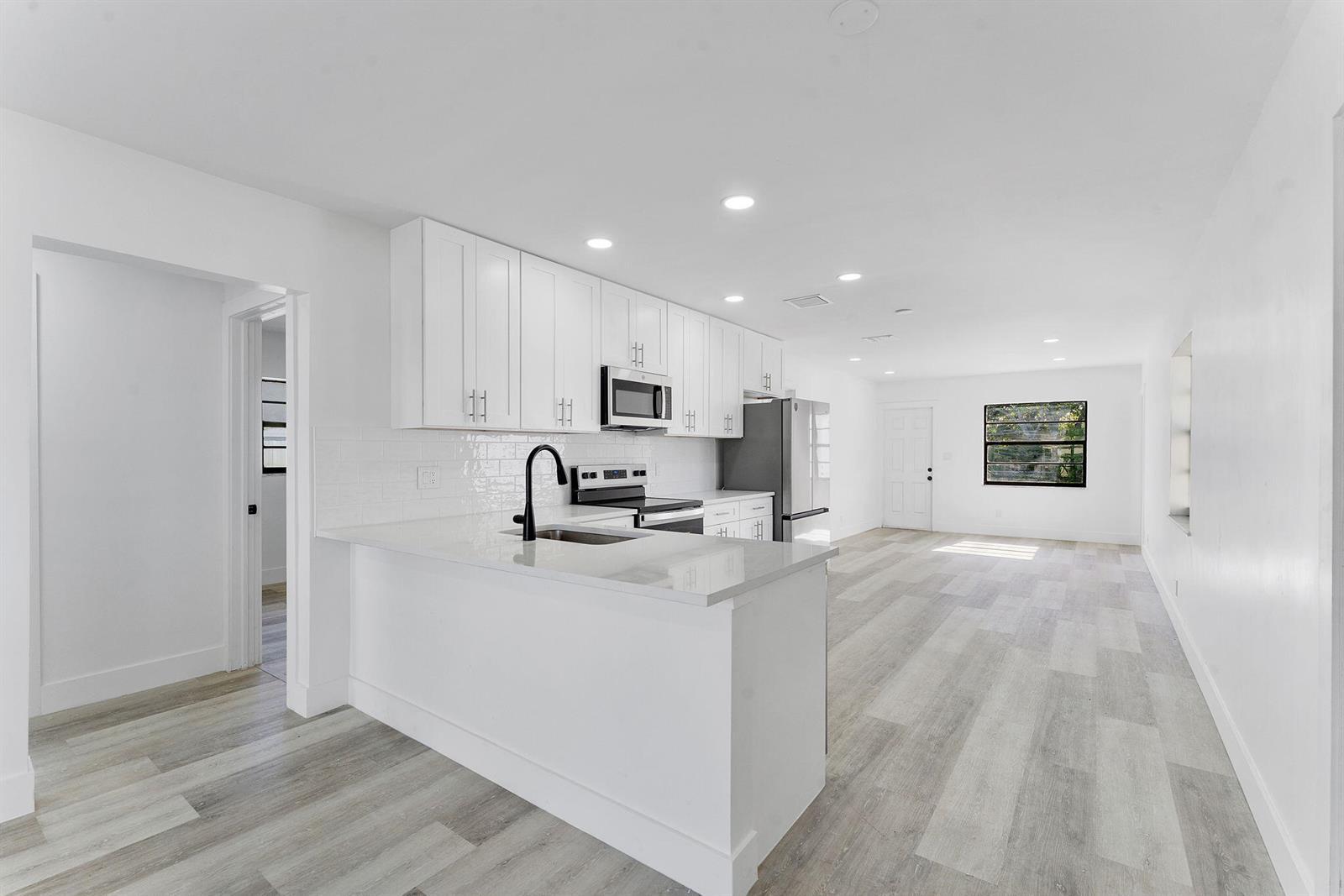 481 NW 2nd Terrace, Deerfield Beach FL 33441 photo 5