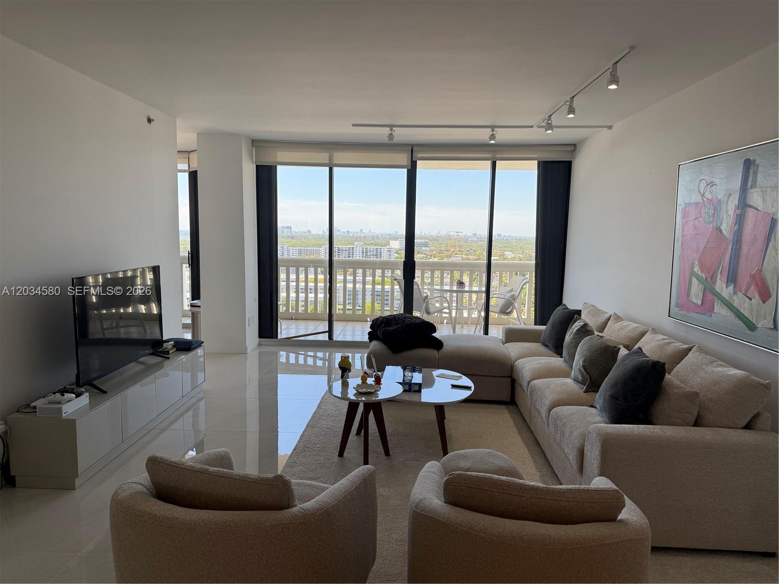 2000 Island Blvd # 1603, Aventura FL 33160 photo 2