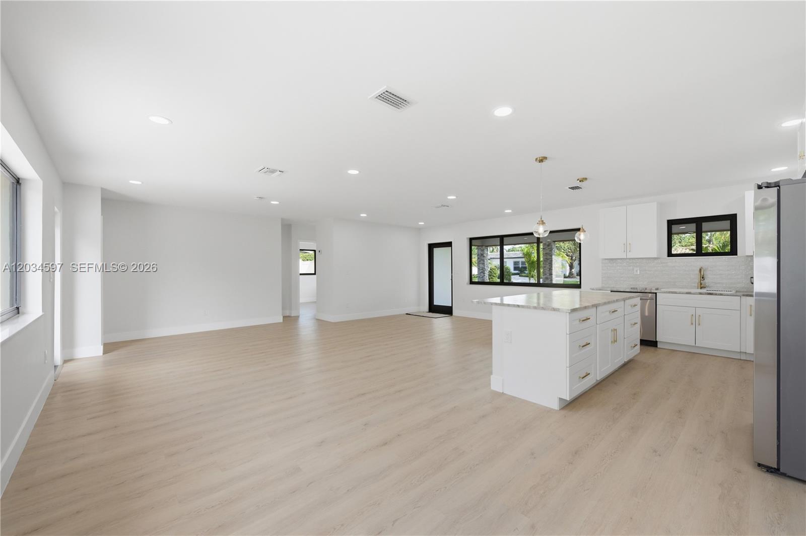 2731 NE 52nd St, Lighthouse Point FL 33064 photo 4