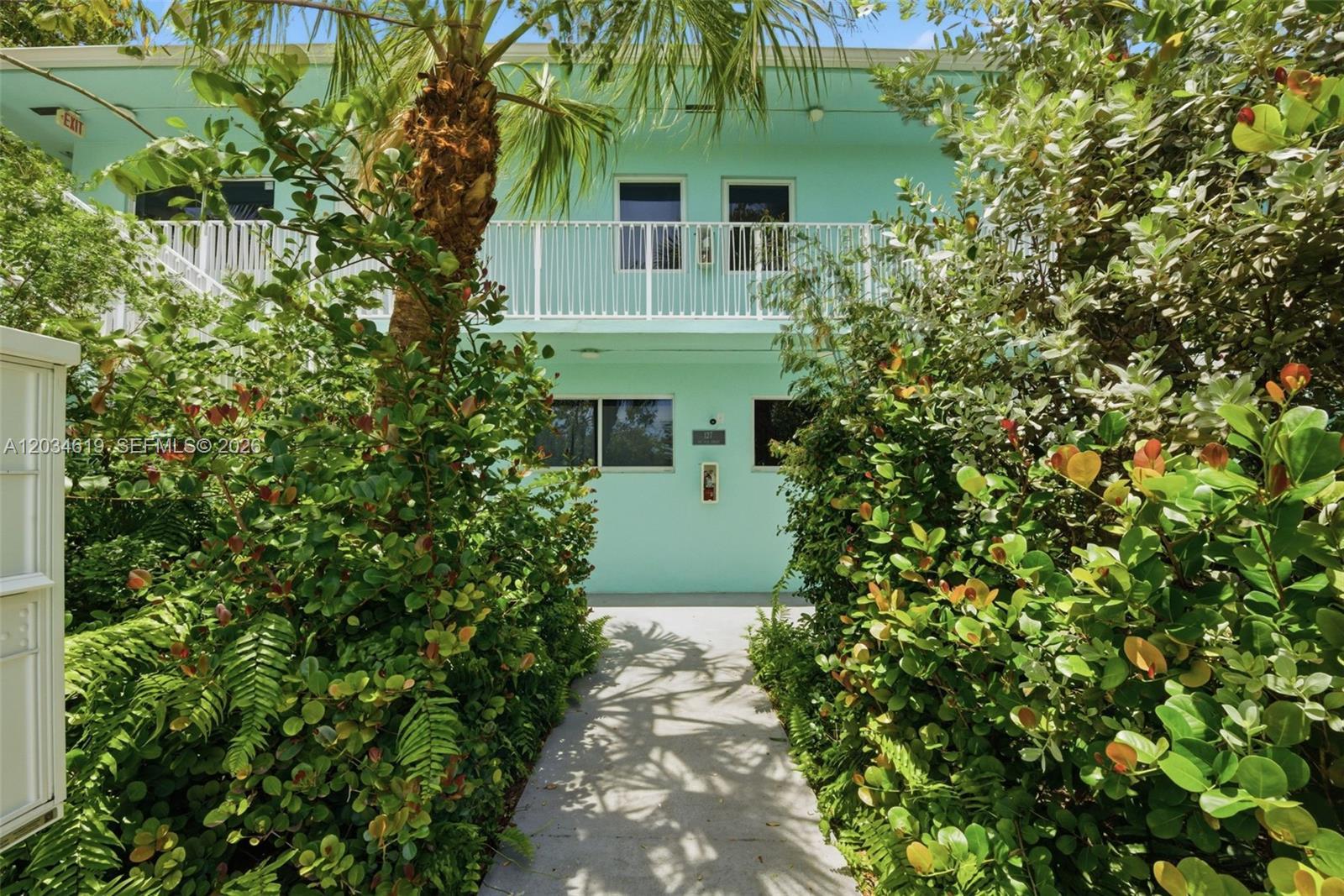 127 NW 74th St # 4, Miami FL 33150