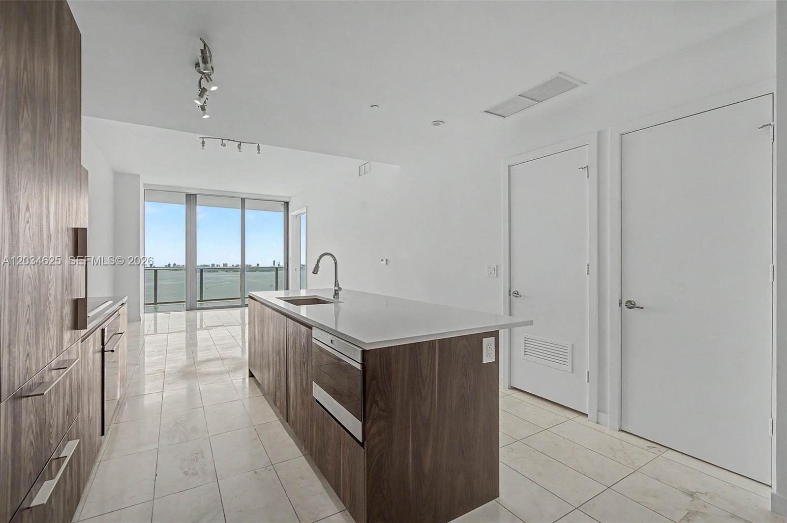 480 NE 31st St # 3902, Miami FL 33137 photo 2