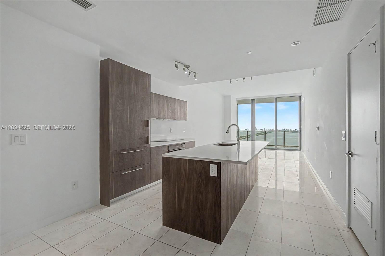 480 NE 31st St # 3902, Miami FL 33137 photo 3