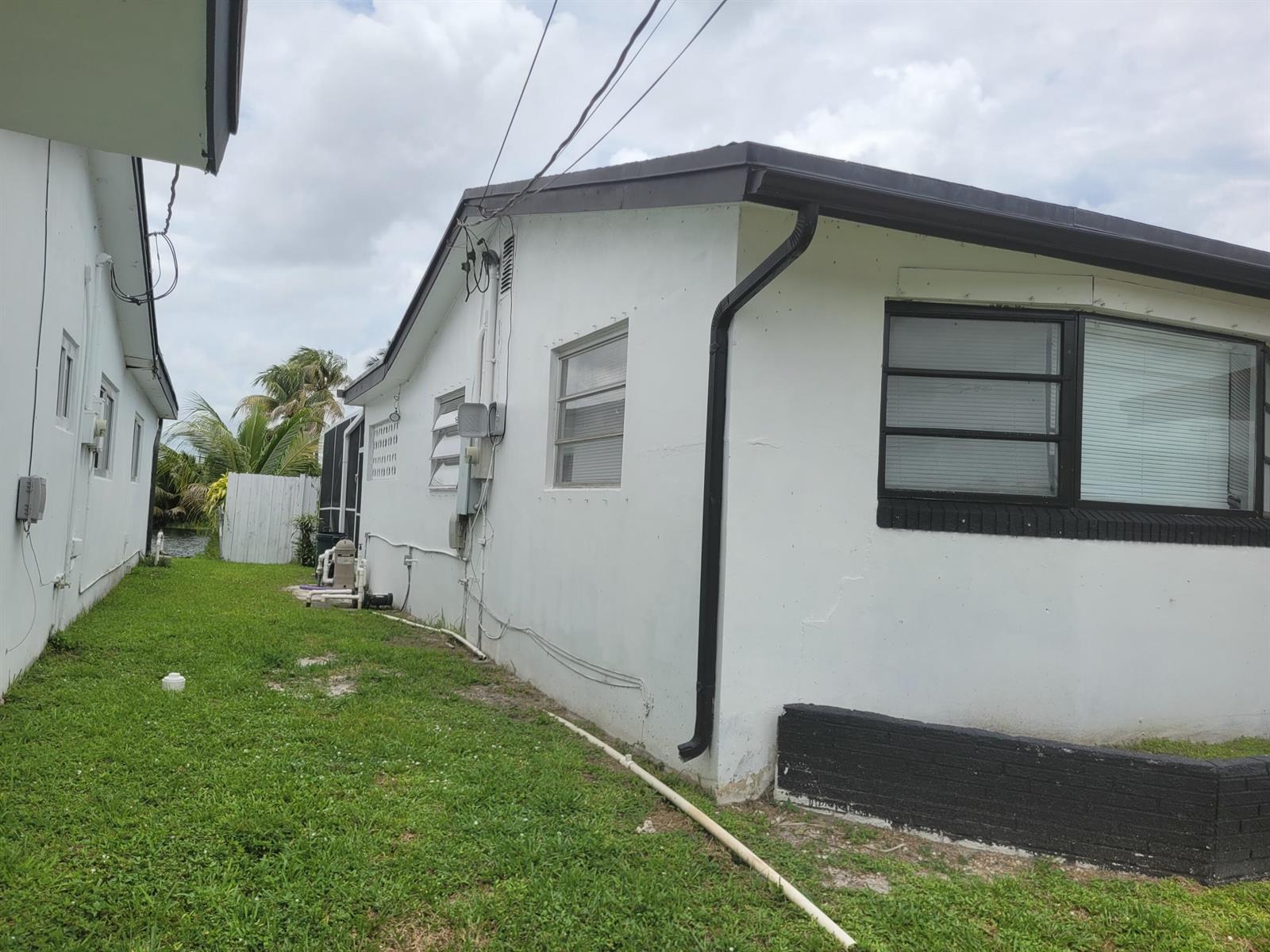 6641 Emerald Lake Drive, Miramar FL 33023 photo 2