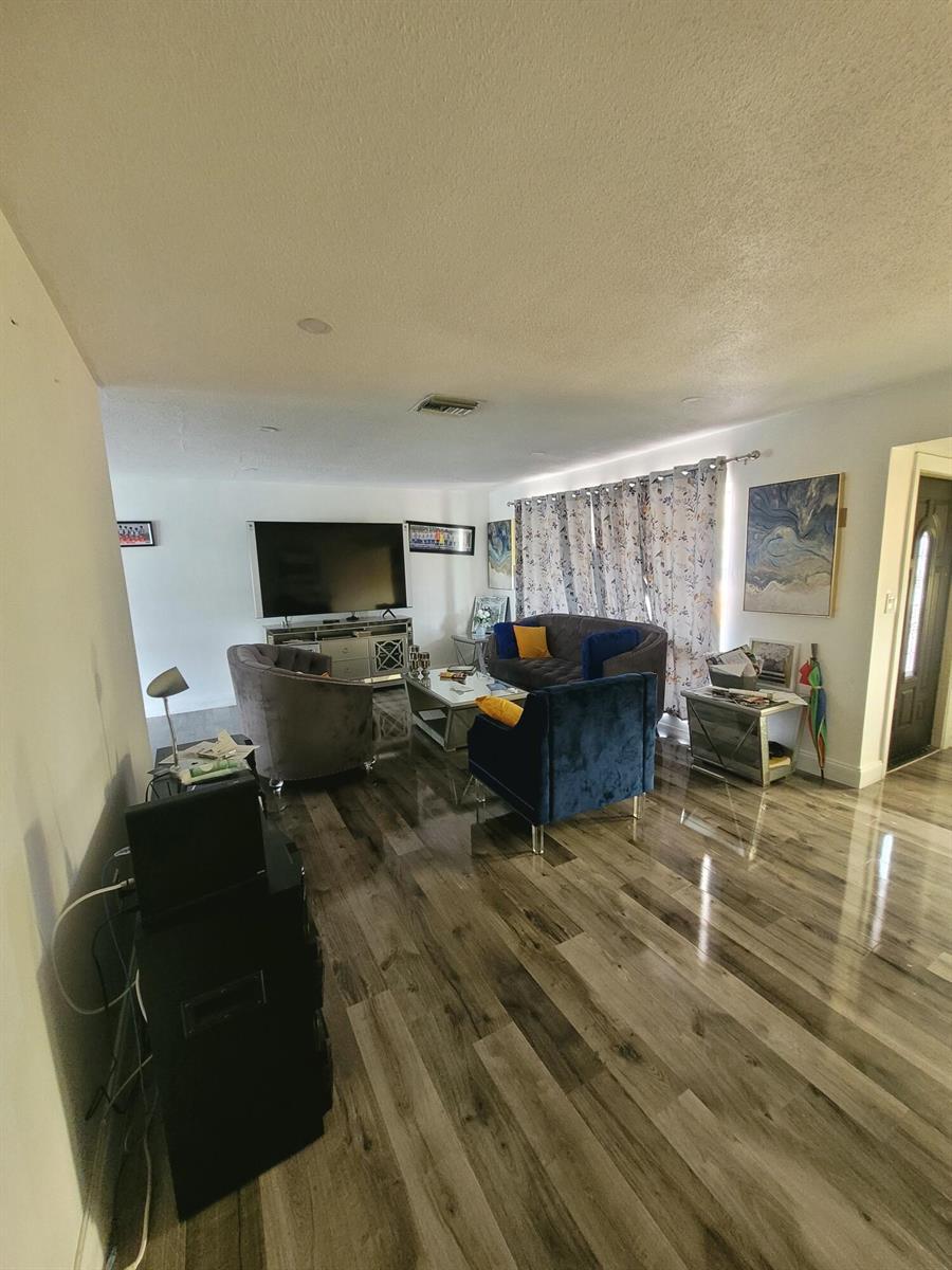 6641 Emerald Lake Drive, Miramar FL 33023 photo 3