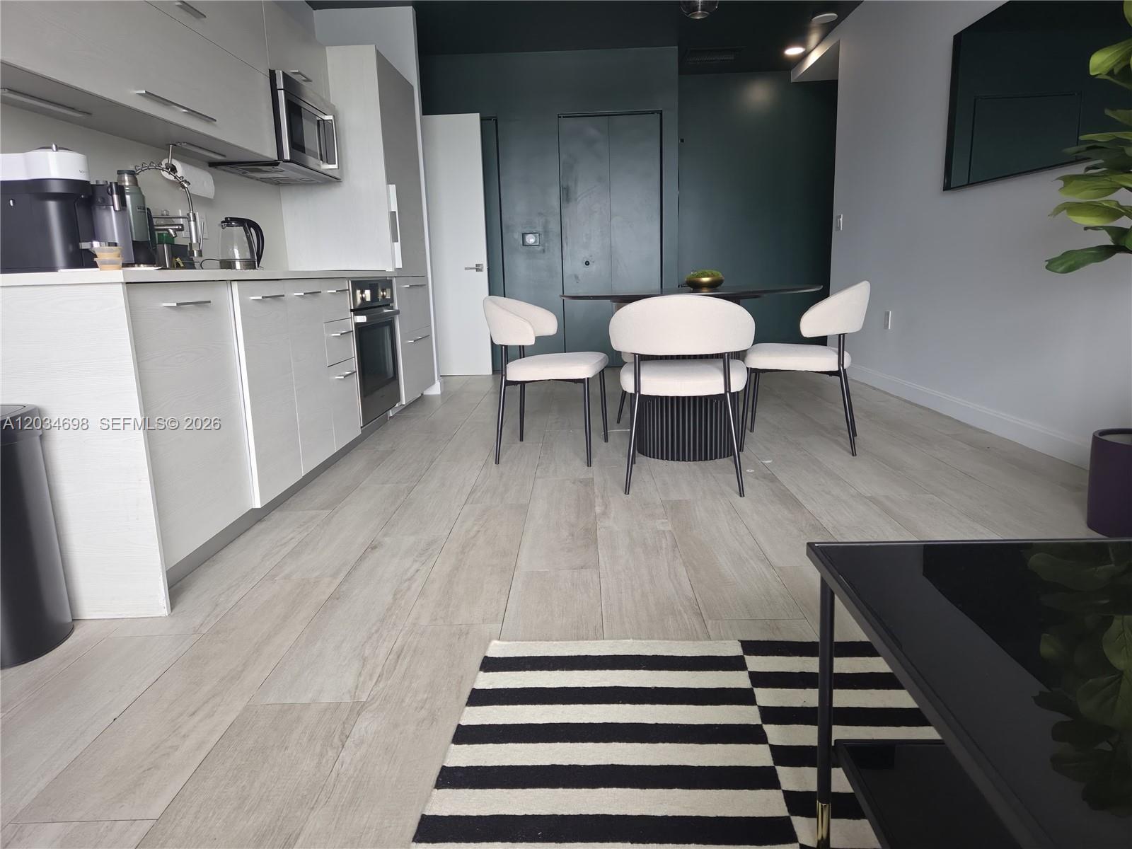 45 SW 9th St # 4309, Miami FL 33130 photo 2