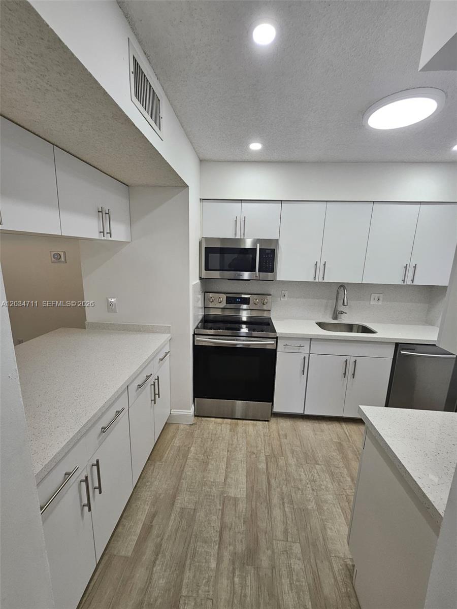 19800 SW 103rd Ct # 201, Cutler Bay FL 33157
