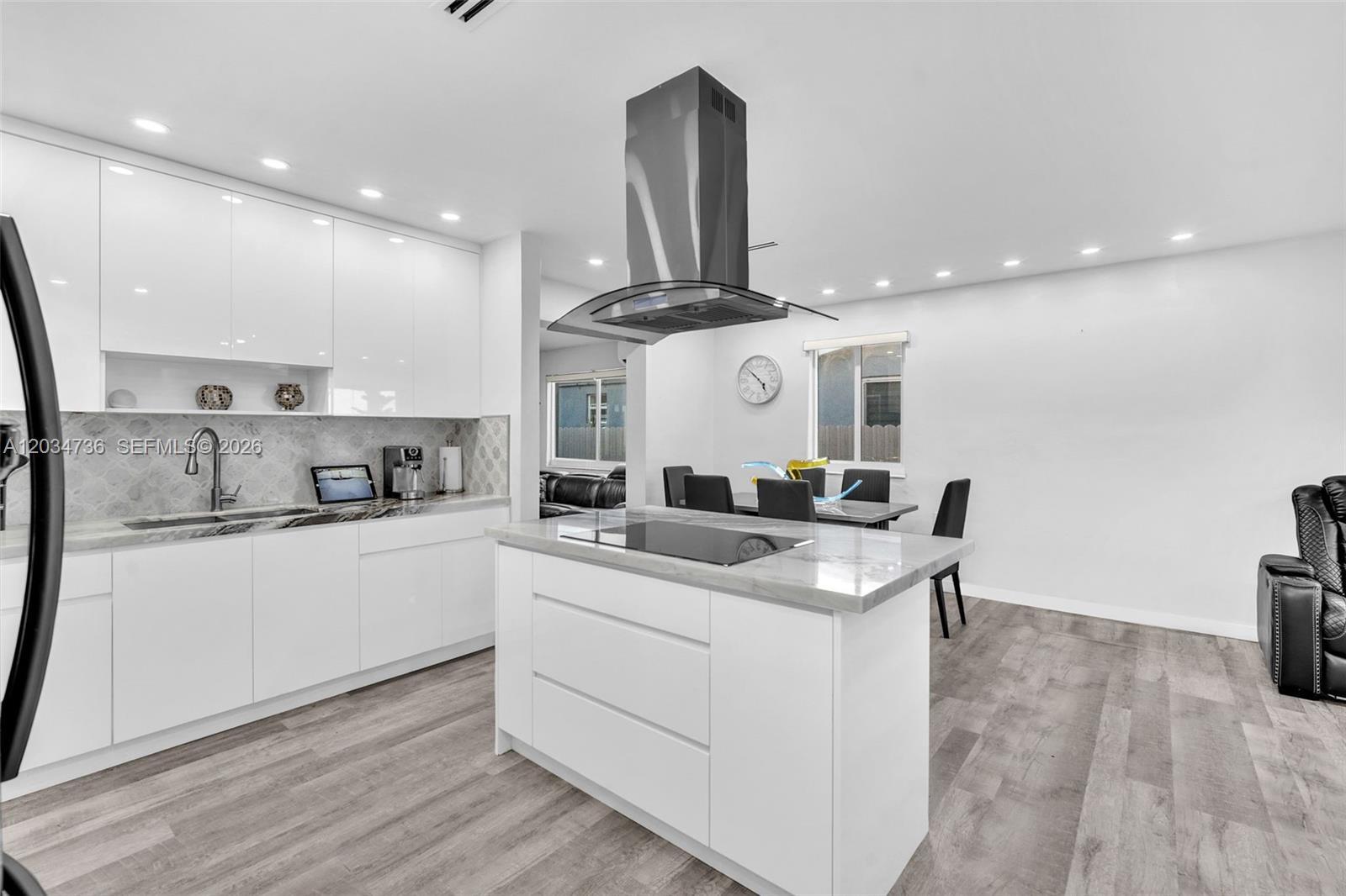 380 W 30th St, Hialeah FL 33012 photo 4