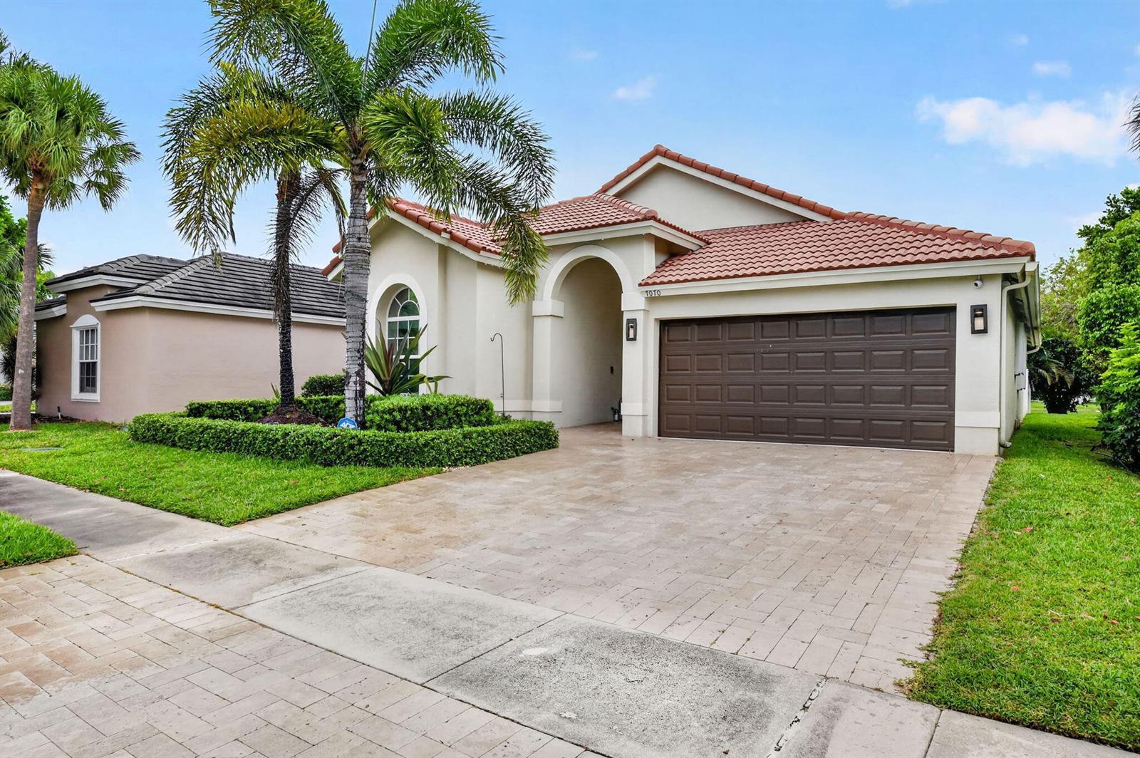 7070 Charleston Point Drive, Lake Worth FL 33467 photo 2