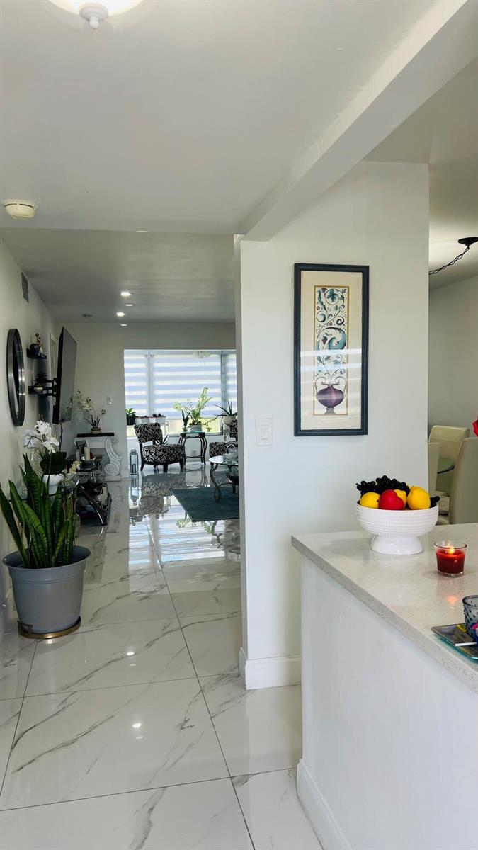 9330 S Sunrise Lakes Boulevard # 304, Sunrise FL 33322 photo 3