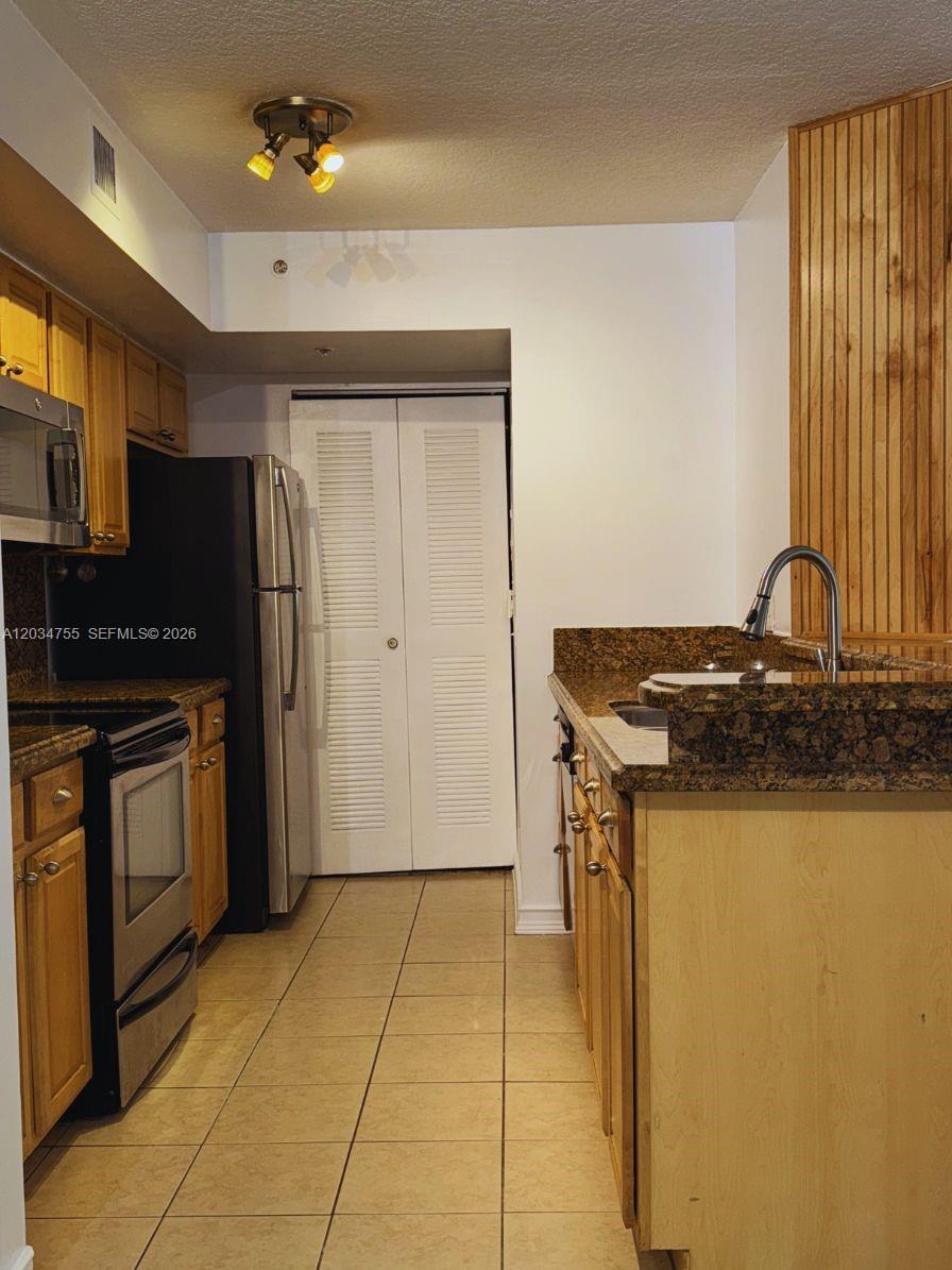 460 S Park Rd # 103, Hollywood FL 33021 photo 4