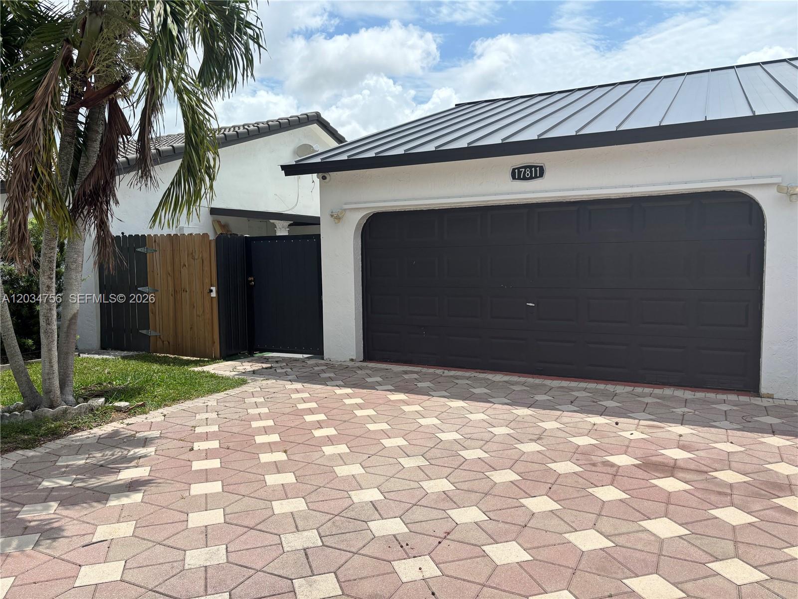 17811 SW 152nd Pl, Miami FL 33187 photo 2