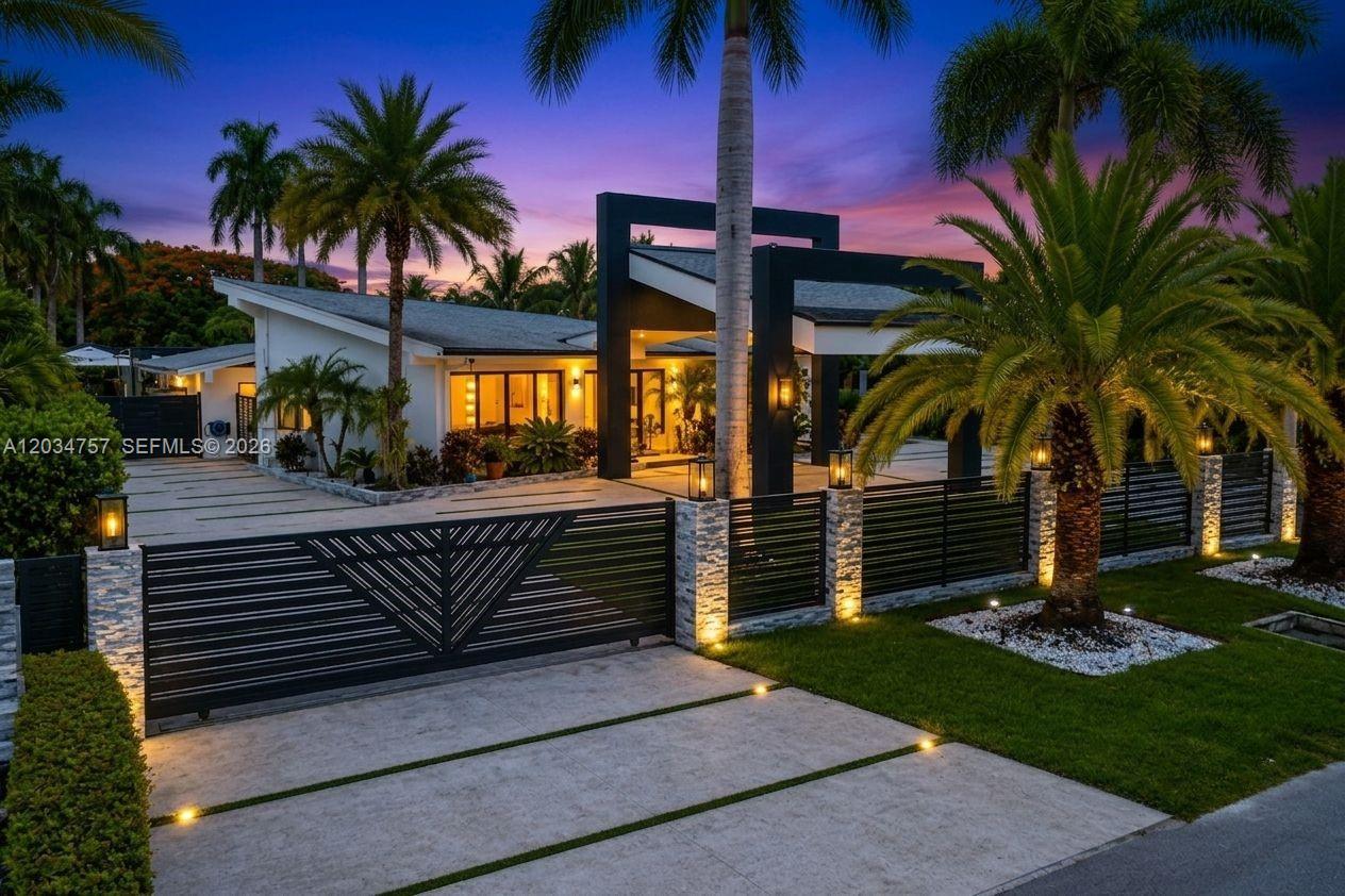 8445 SW 5th St, Miami FL 33144
