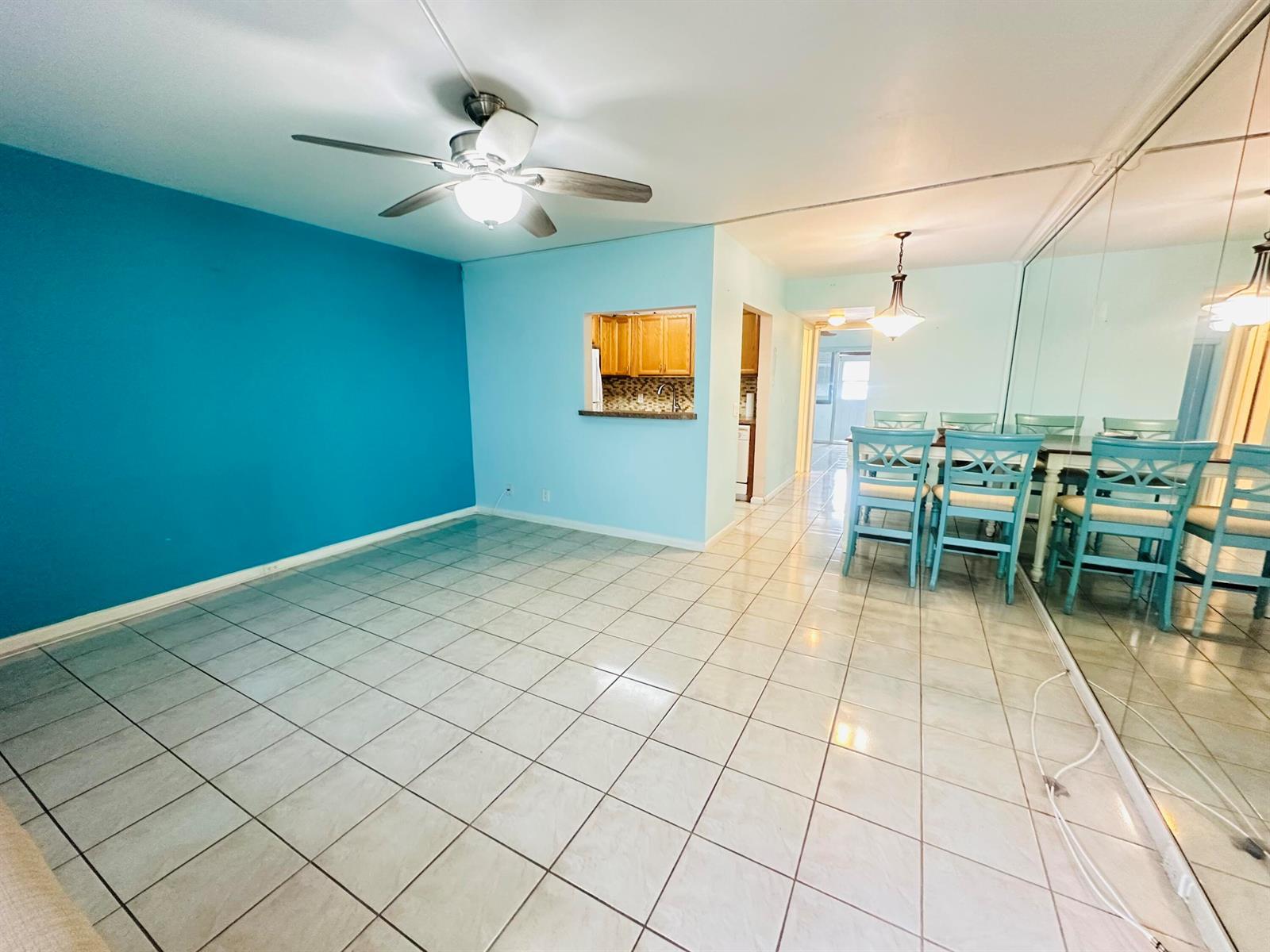 86 Markham E, Deerfield Beach FL 33442 photo 2