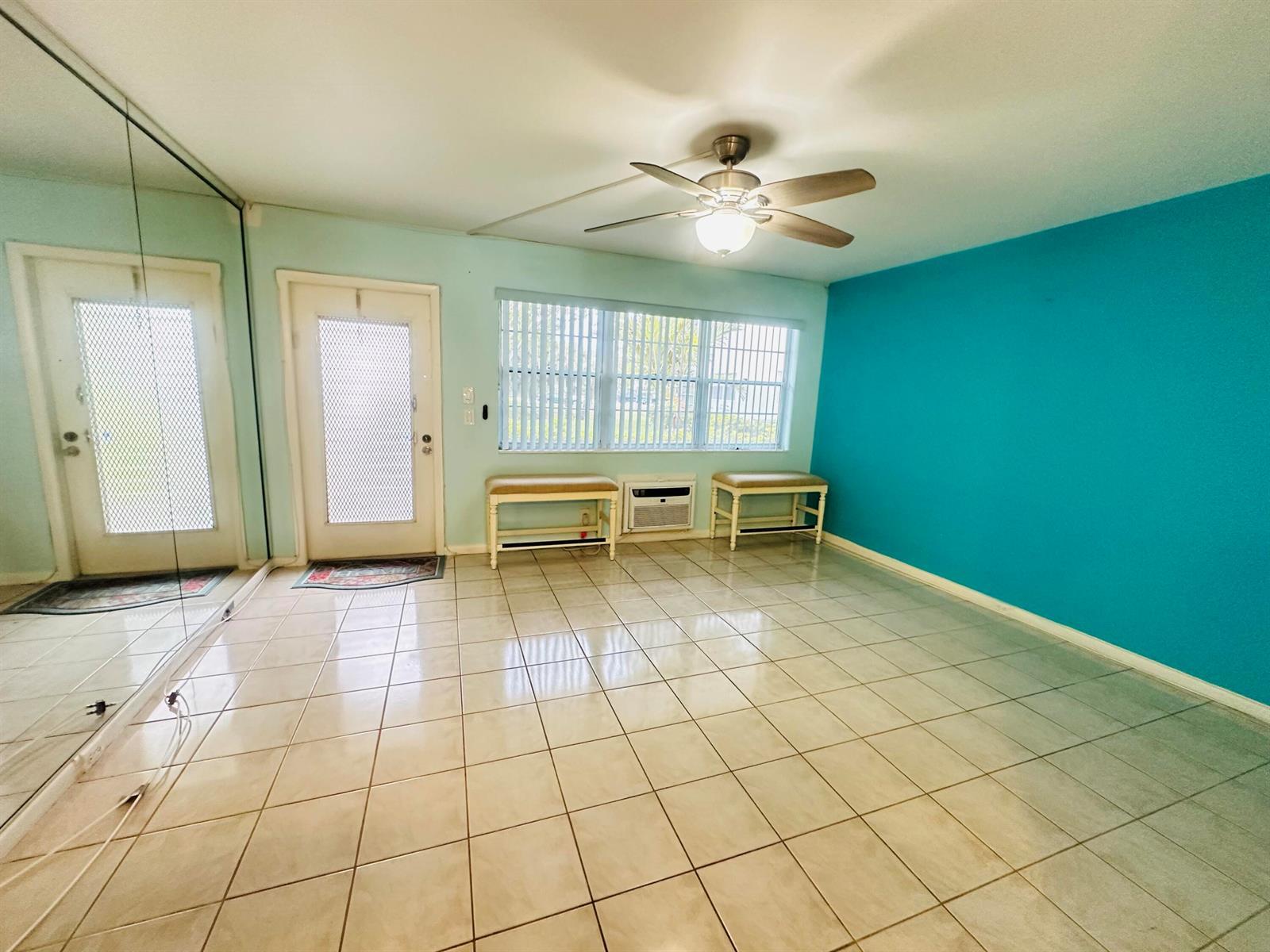 86 Markham E, Deerfield Beach FL 33442 photo 3
