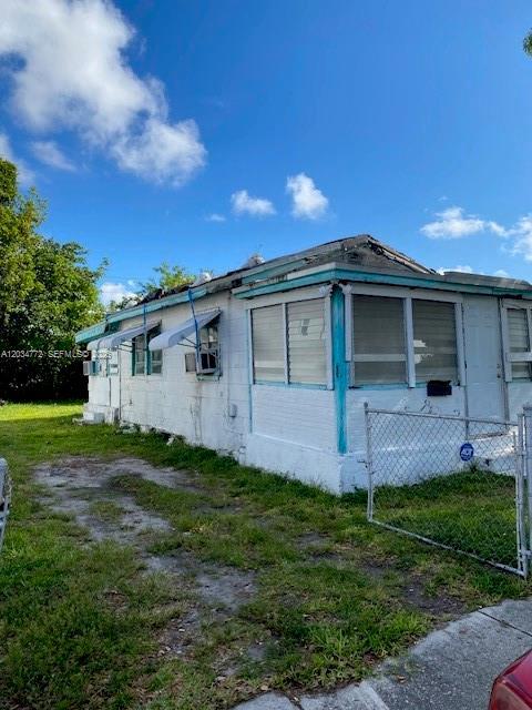 1239 NW 60th St, Miami FL 33142 photo 3
