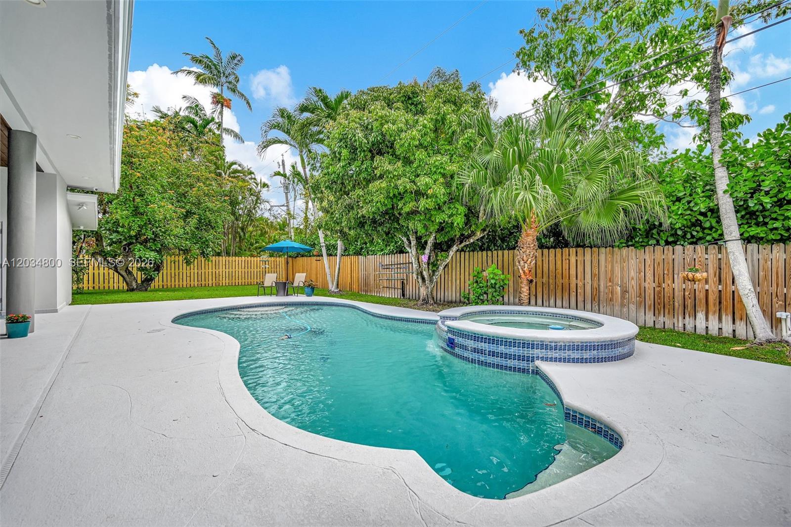 15845 SW 87th Ave, Palmetto Bay FL 33157 photo 2