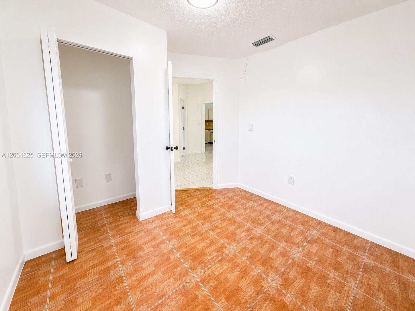 2485 W 70th Pl, Hialeah FL 33016 photo 3
