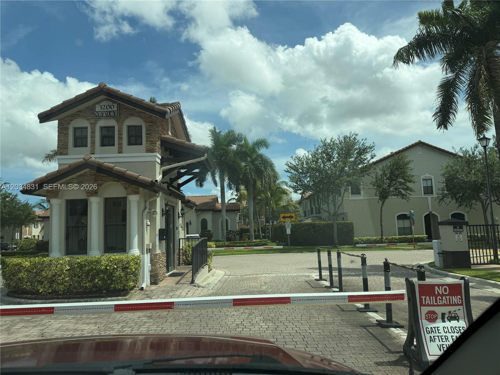 10383 NW 30th Ter, Doral FL 33172 photo 2