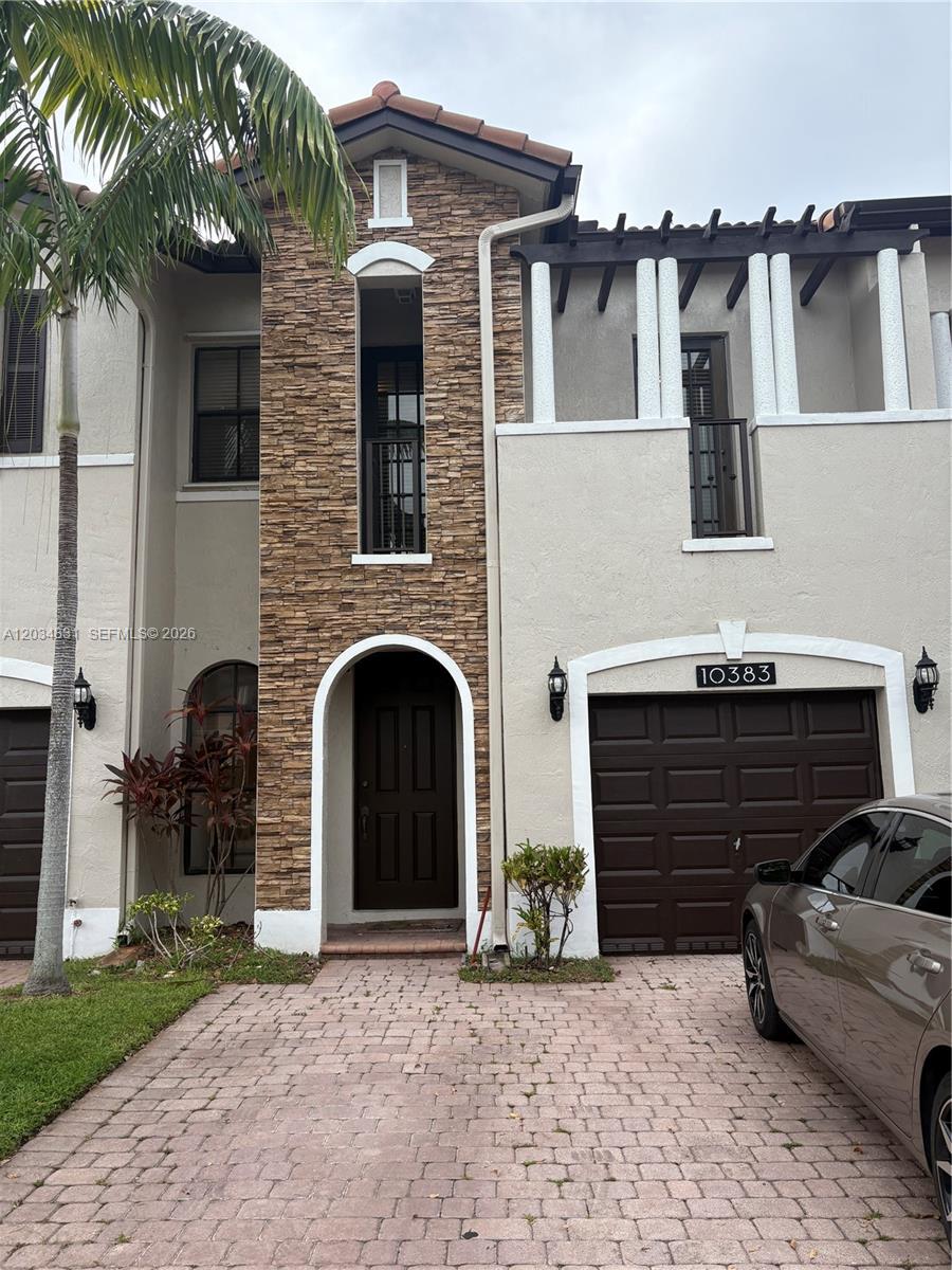 10383 NW 30th Ter, Doral FL 33172