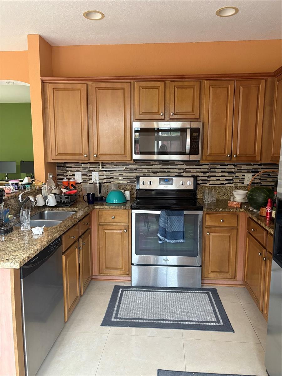 10383 NW 30th Ter, Doral FL 33172 photo 4