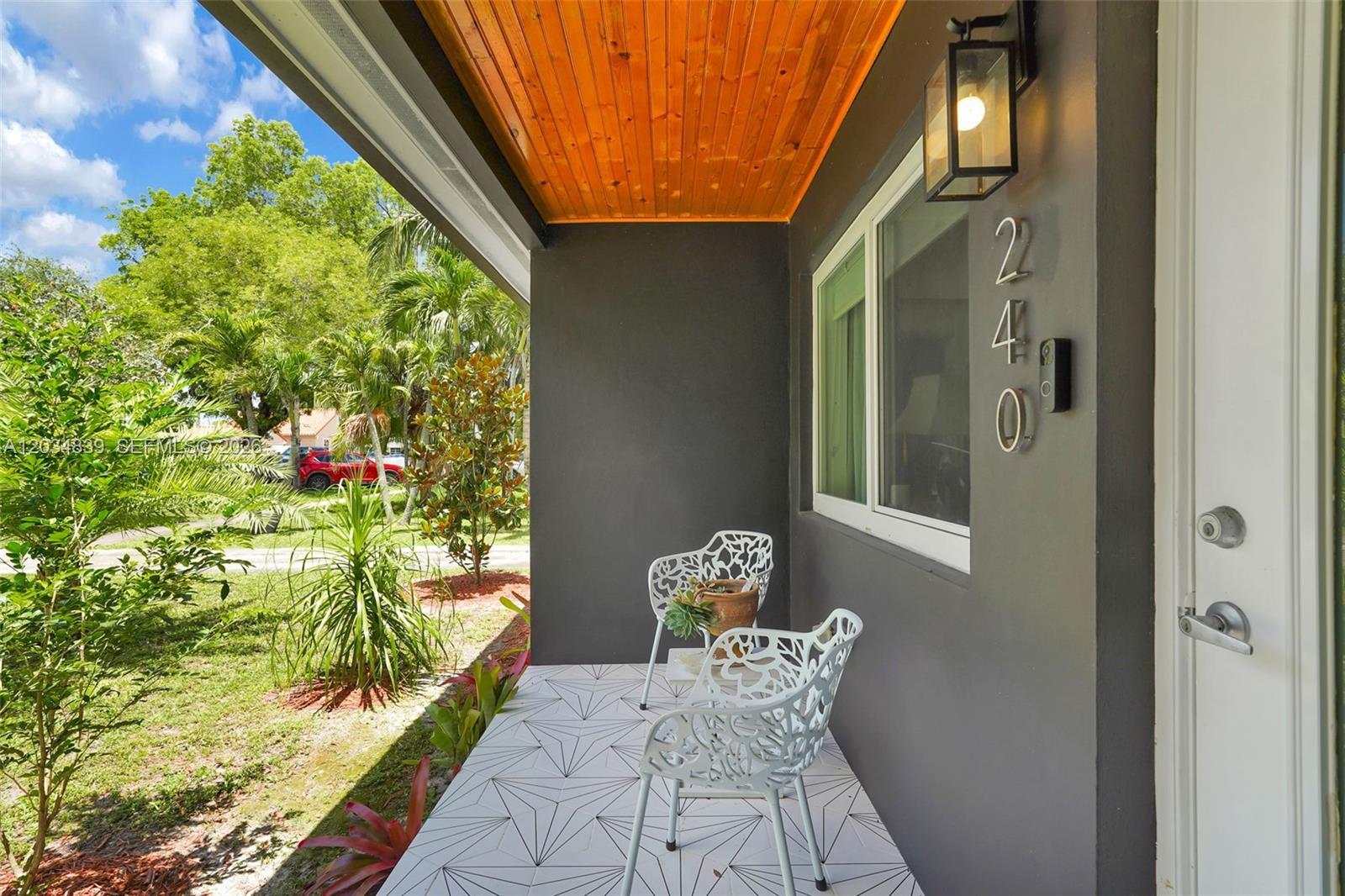 240 Nahkoda Dr, Miami Springs FL 33166 photo 4