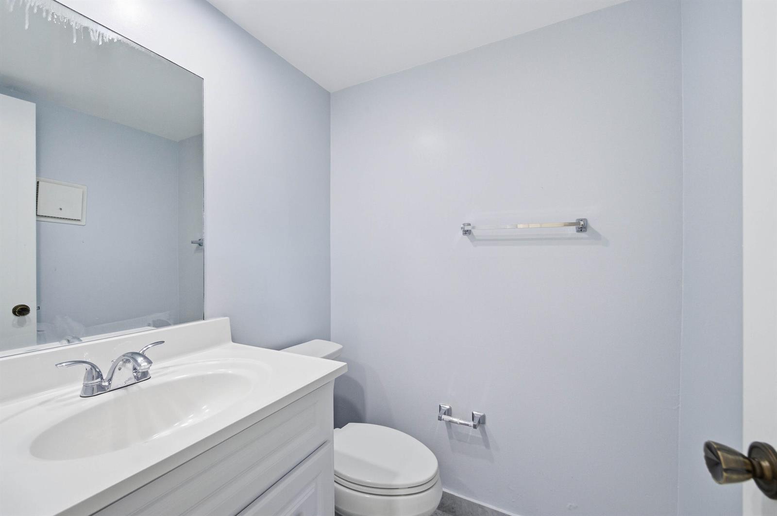 249 Burgundy F, Delray Beach FL 33484 photo 5