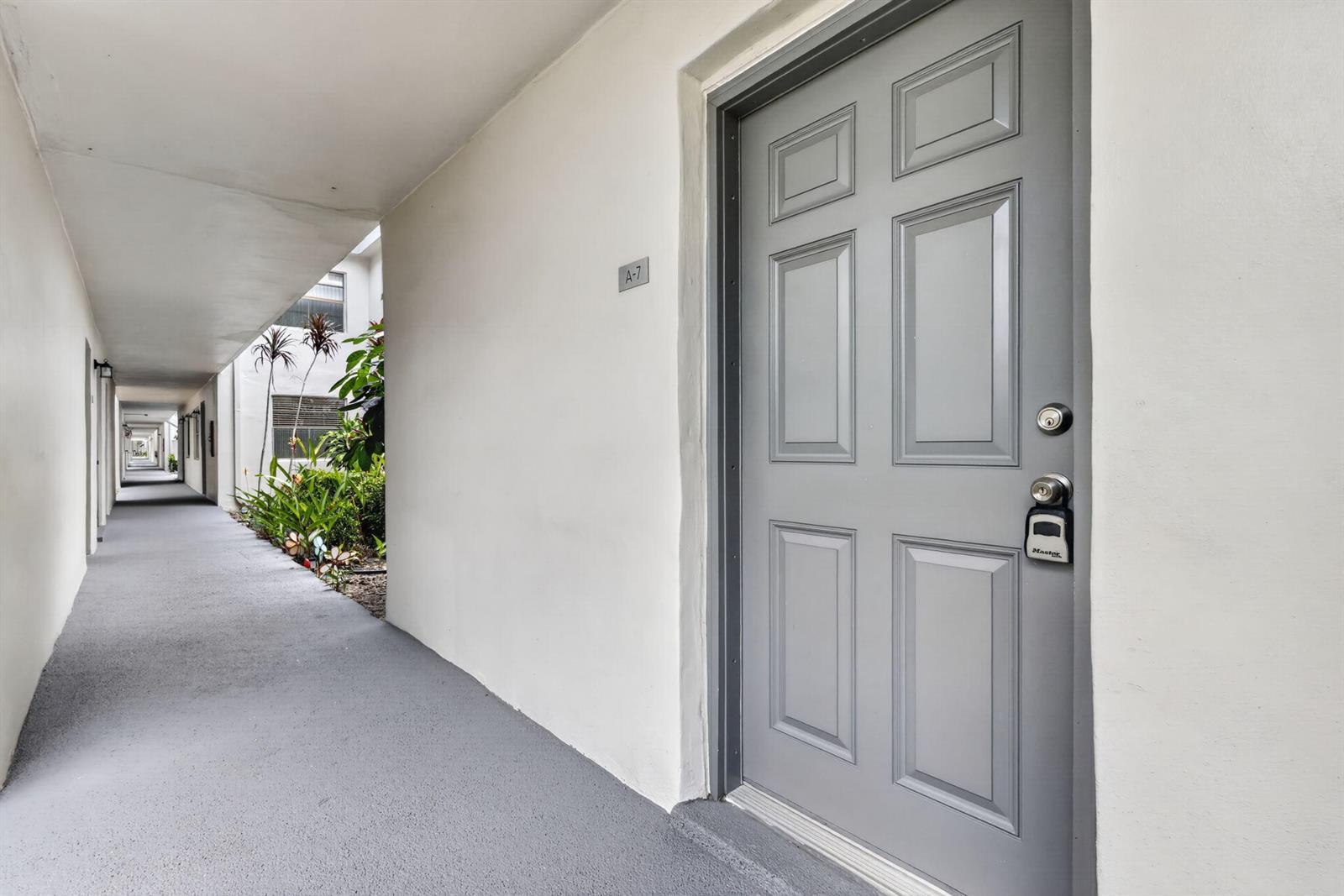 7 Piedmont A, Delray Beach FL 33484 photo 3