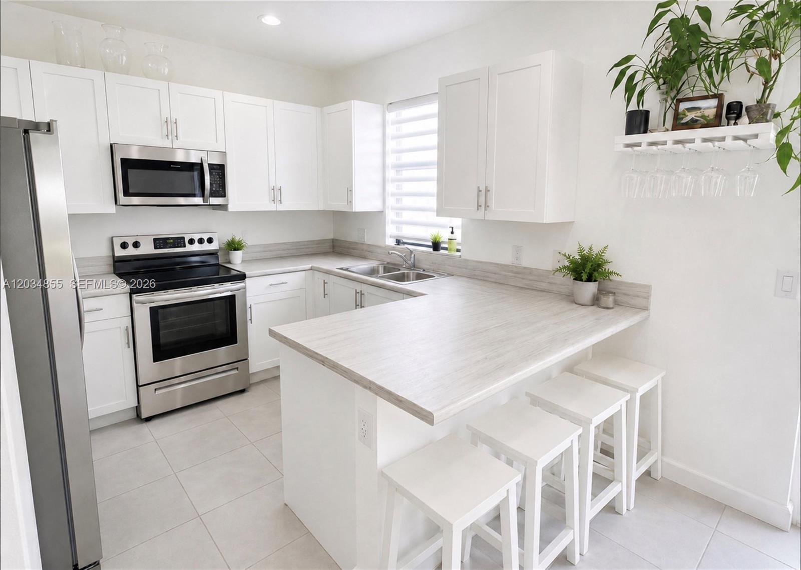 20866 NE 7th Pl, Miami FL 33179 photo 4