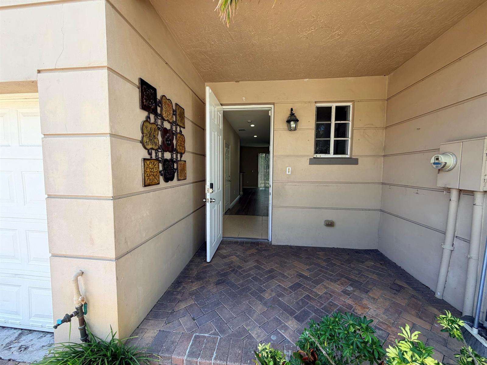 969 Tortuga Lane, Riviera Beach FL 33404 photo 2