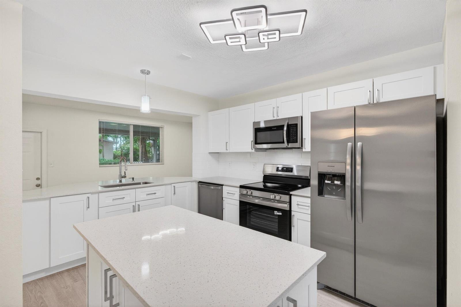 2241 SW 67th Lane, Miramar FL 33023 photo 4