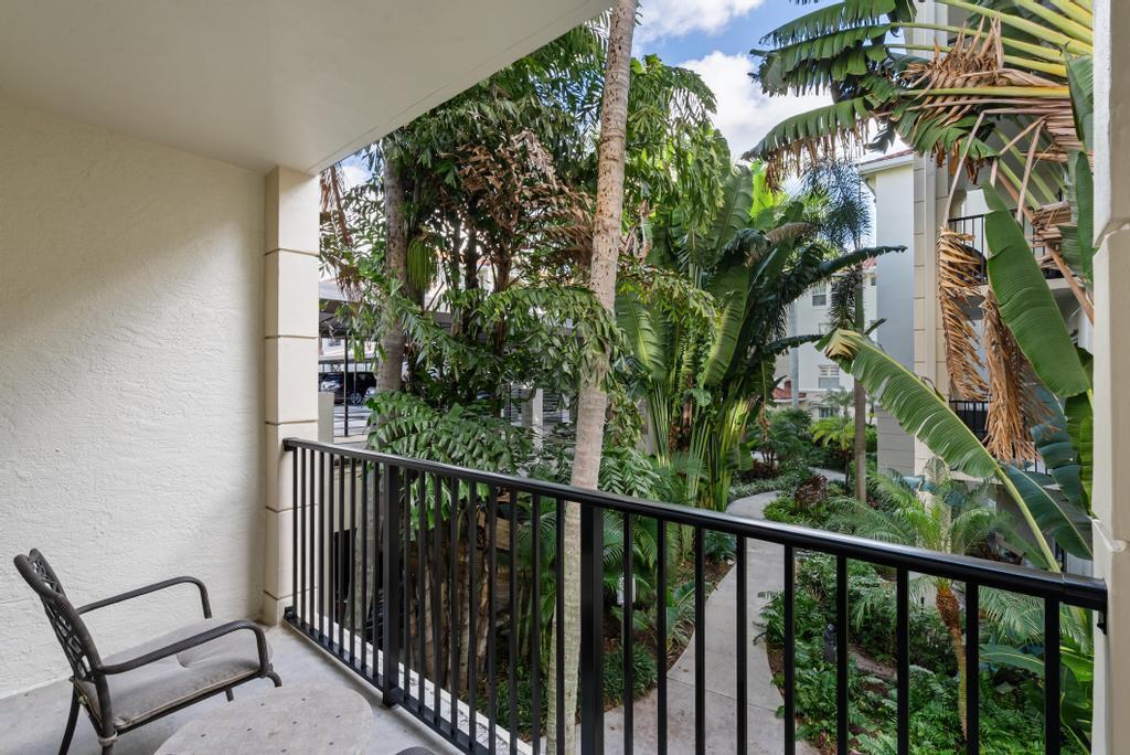 2202 Tuscany Way, Boynton Beach FL 33435