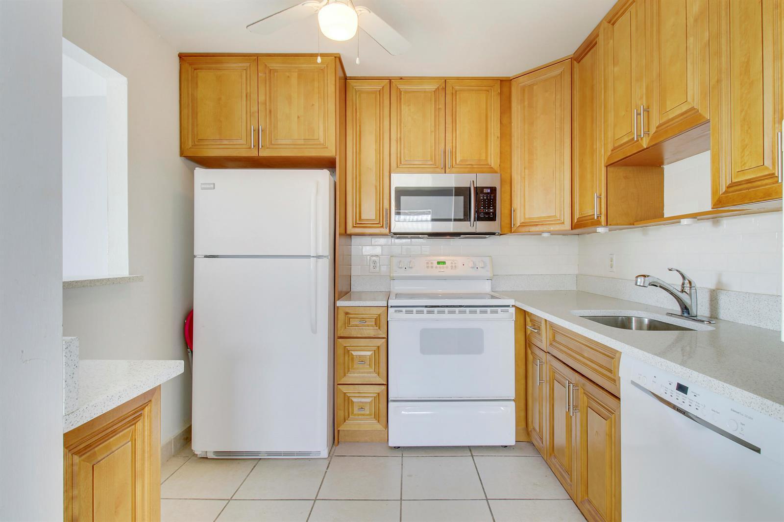 175 Valencia H, Delray Beach FL 33446 photo 5