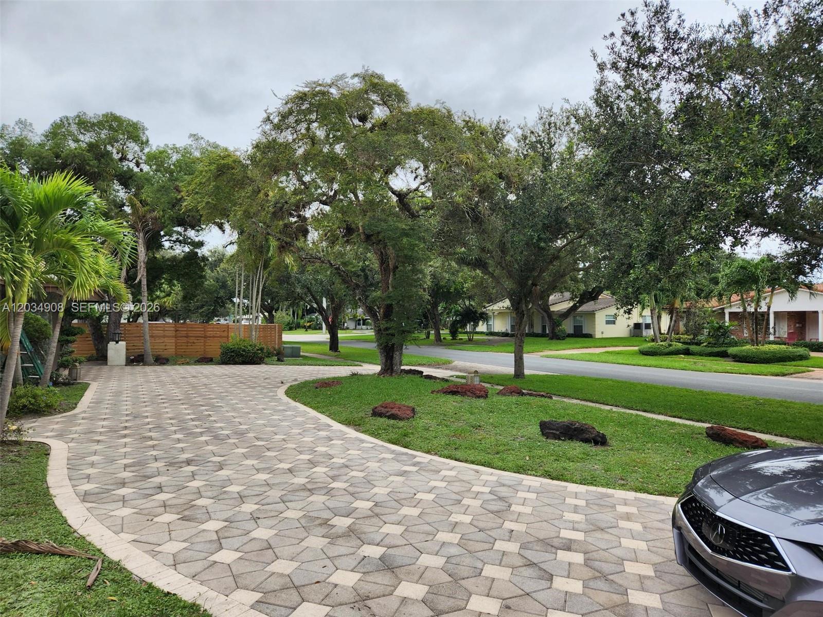 5860 SW 8th St, Plantation FL 33317 photo 3