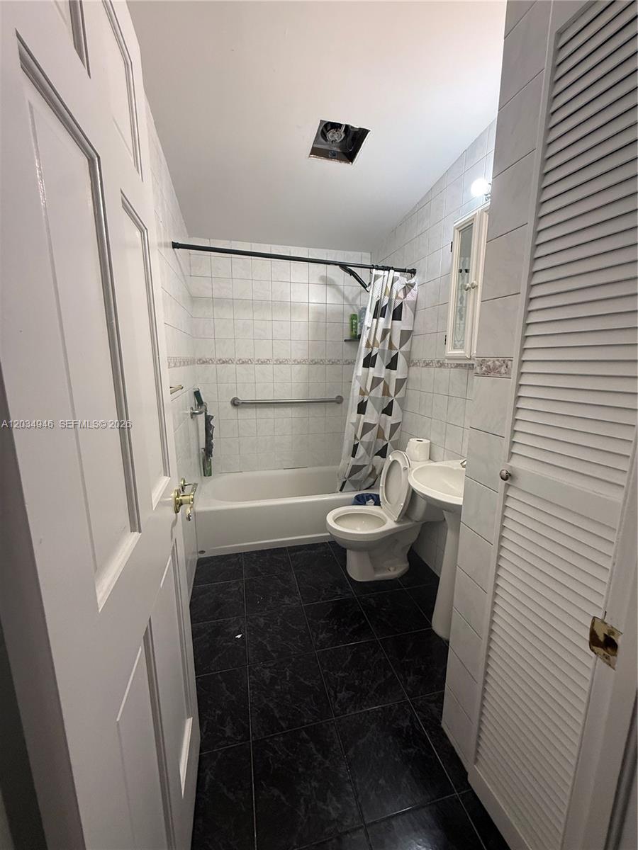 1143 NW 27th St, Miami FL 33127 photo 5