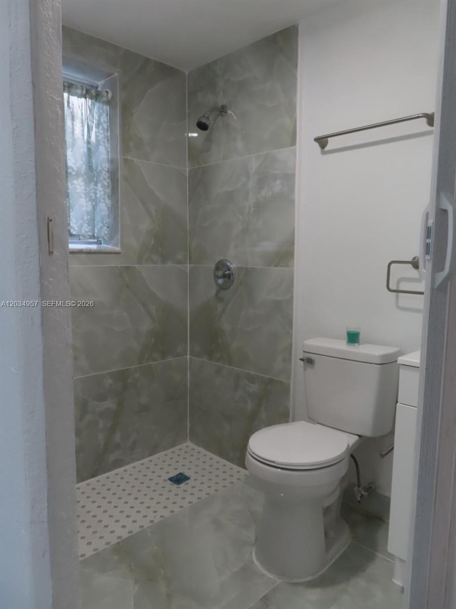 8571 NW 11th St REAR, Pembroke Pines FL 33024 photo 5