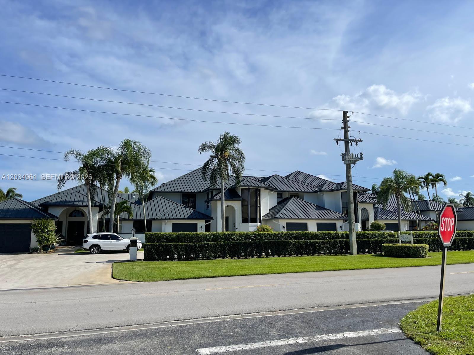 181 Atlantis Blvd, Atlantis FL 33462