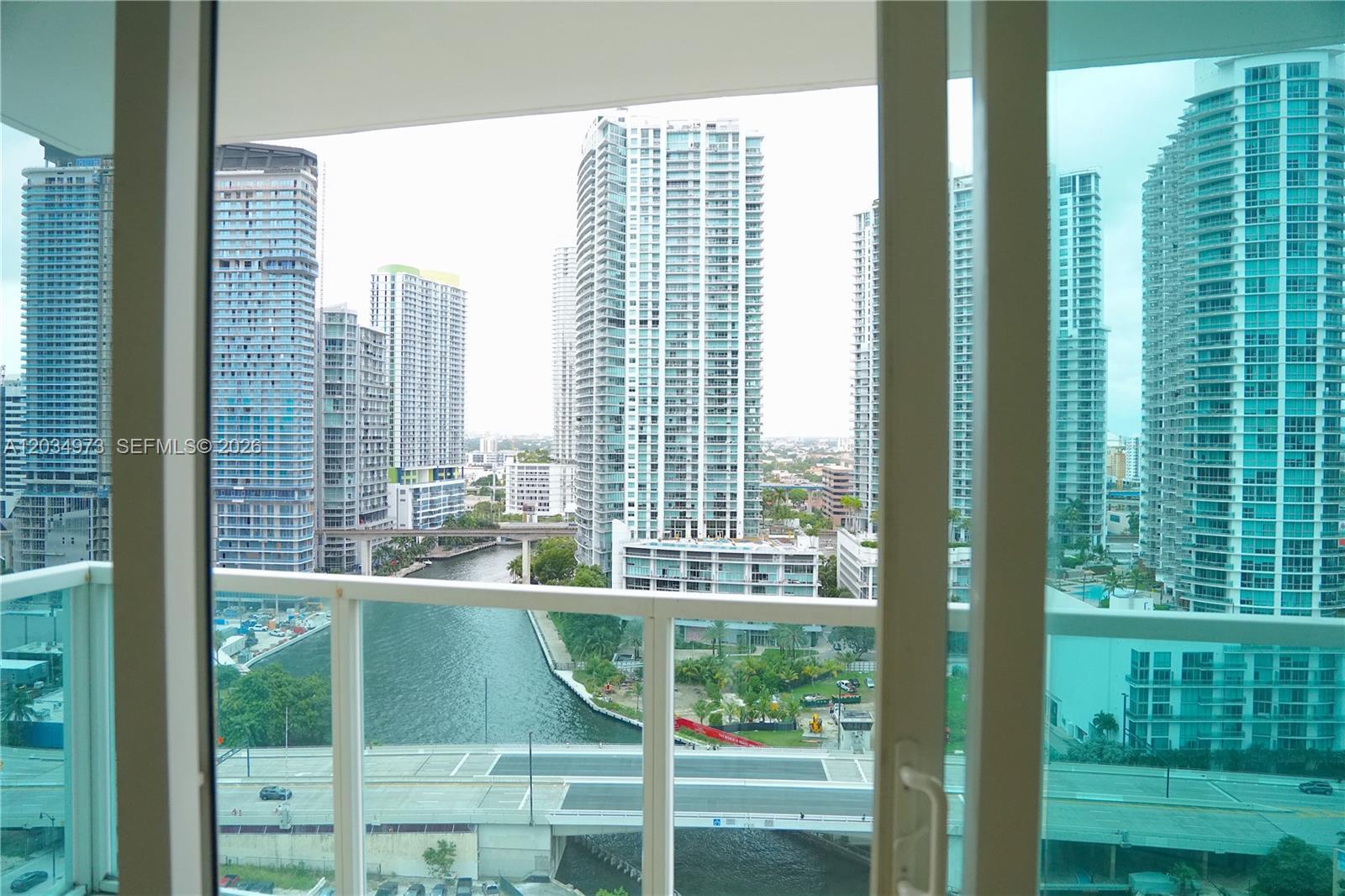 31 SE 5th St # 2205, Miami FL 33131 photo 3