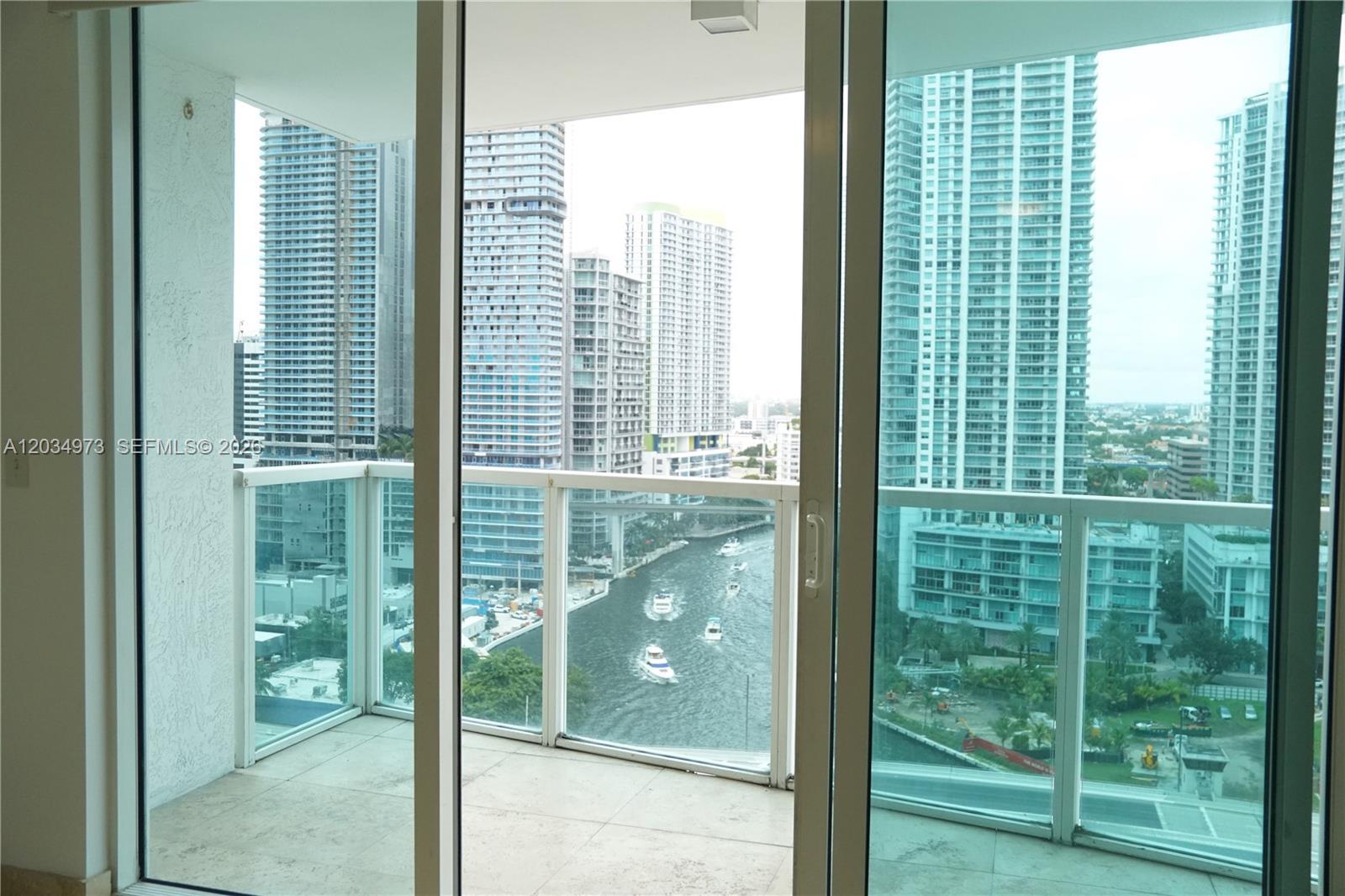 31 SE 5th St # 2205, Miami FL 33131 photo 4